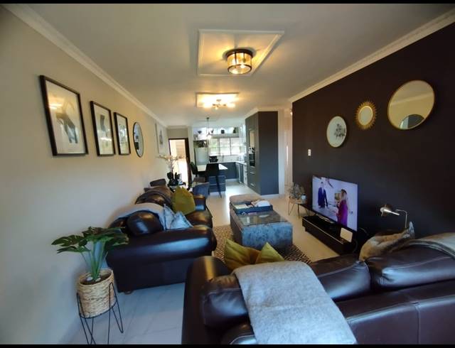2 BEDROOM APARTMENT TO LET IN BALLITO CENTRAL